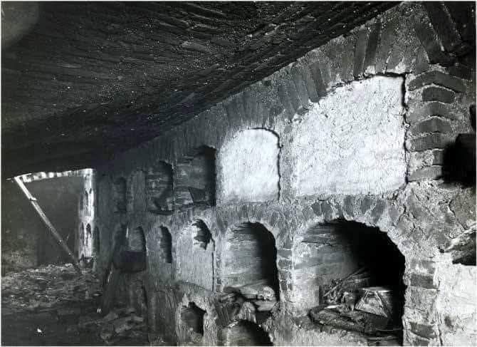 Crkva sv. Marije, podzemne grobnice na Dolcu, 1928. godine (Foto Rudolf Firšt)